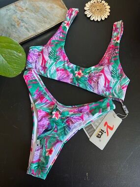 Yira 2 piece bikini colorful floral size large